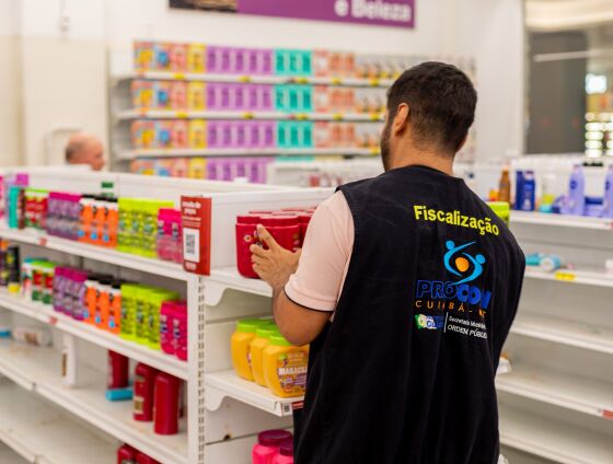 Operação Checklist fiscalizou 222 lojas nos quatro grandes shoppings de Cuiabá e apreendeu 926 produtos.