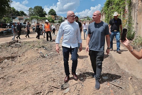 Pivetta e Abilio vistoriaram a área da Ilha da Banana, em Cuiabá, onde está sendo preparada a implantação do futuro Largo do Rosário