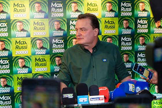 Levantamento do Paraná Pesquisas aponta margem de mais de dez pontos percentuais de Pivetta, o colocando na liderança.