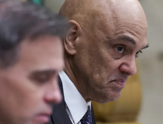 Sessão pode decidir por abertura de investigação sobre ligação de Moraes e Vorcaro.