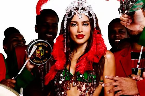 Cantora foi anunciada como rainha de bateria da Grande Rio para o Carnaval de 2027 e mostrou seus passos durante visita à quadra da escola.
