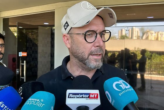 Beto Dois a Um agradeceu a recepção dos moradores e destacou o apoio a projetos de esporte, cultura e desenvolvimento econômico em Juína.