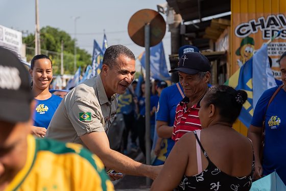 Parlamentar federal destacou vínculos com o município e realizou corpo a corpo com eleitores e comerciantes