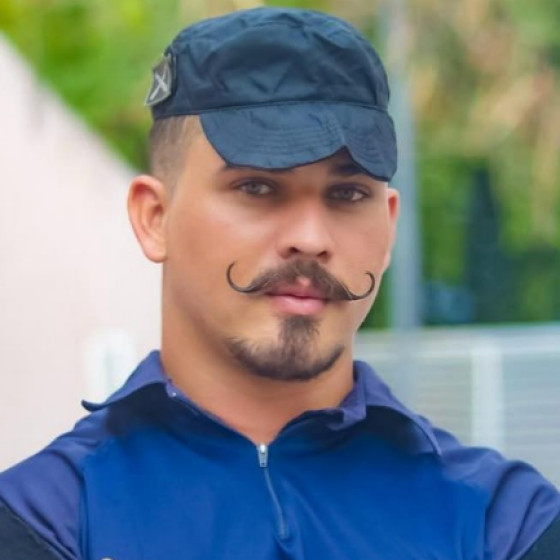 Jesiel Sousa Oliveira, de 31 anos, trabalhava como barbeiro e vigilante.
