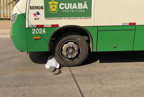 O acidente aconteceu por volta das 8h30 deste domingo (20).