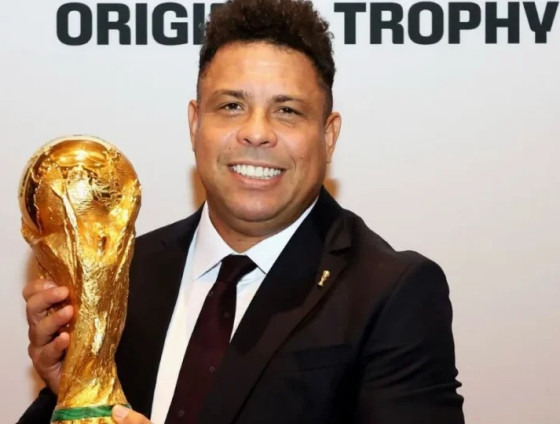 A comemoração aconteceu na casa do pentacampeão mundial, em São Paulo, neste sábado (19).