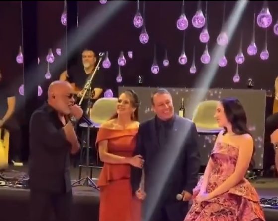 Rick e Renner durante apresentação surpresa em festa de 15 anos realizada no sábado (19), em Sorriso.