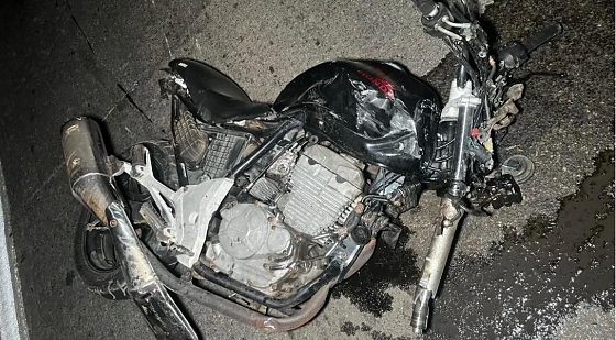 Segundo informações iniciais, motociclista seguia no sentido sul quando invadiu a pista contrária e atingiu o caminhão.