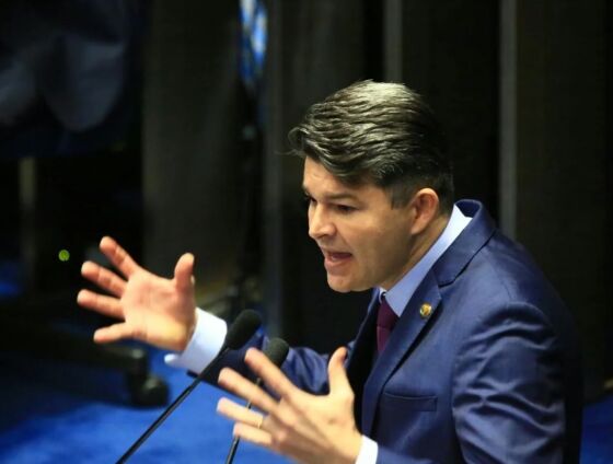 José Medeiros enviou áudio ao prefeito de Diamantino, Chico Mendes, irmão do ministro do STF Gilmar Mendes, afirmando que evita ataques à Corte.