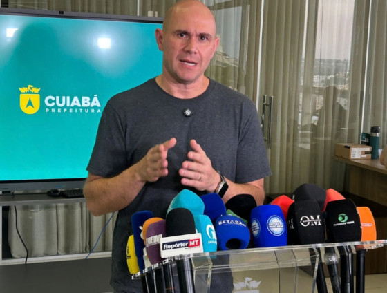 Prefeito afirma que materiais enviados pelo Governo Federal fazem apologia de gênero.