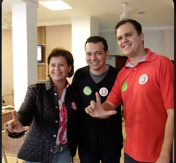 Deputado ligado à ala conservadora que teve escritório arrombado já fez o “L”