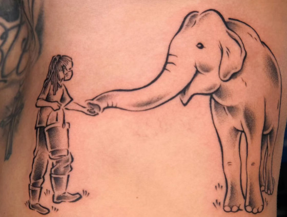 O tatuador agradeceu ao animal pela amizade e disse que Sandro está "eternizado" em sua vida.