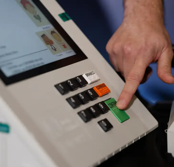 Mato Grosso terá 9.460 urnas eletrônicas disponíveis para a eleição.