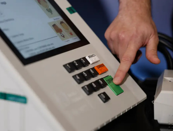 Mato Grosso terá 9.460 urnas eletrônicas disponíveis para a eleição.
