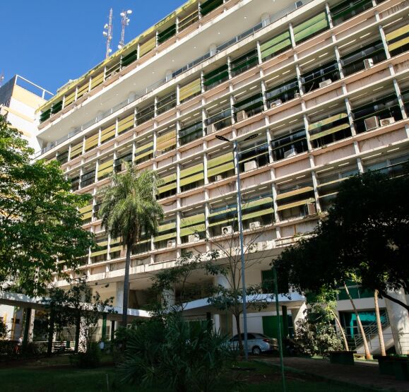 Câmara aprova projetos de Abilio que permitem negociar férias e ampliação da licença-paternidade 