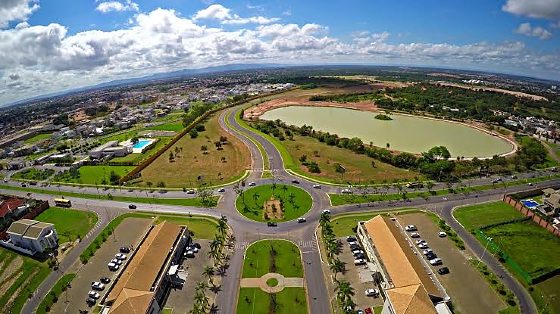 Paisagismo funcional busca ampliar áreas de sombra e estimular o uso de espaços de convivência ao ar livre nos condomínios.