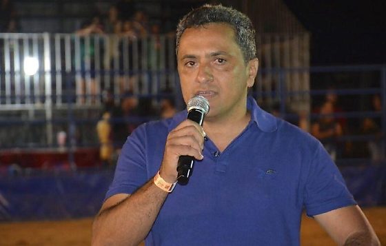 Prefeito continua exercendo as demais funções inerentes ao mandato.