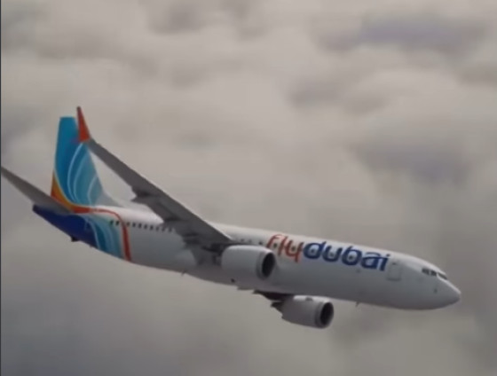  Vídeo produzido com inteligência artificial recria momento em que avião da Flydubai perdeu cerca de 14 mil pés de altitude durante ataque dentro da cabine.
