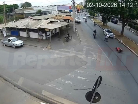 Vítima foi arremessada e bateu a cabeça no meio-fio.