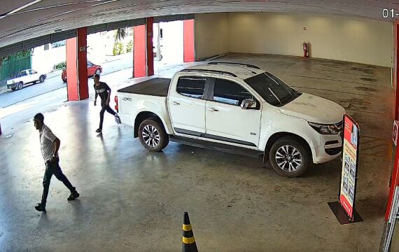 Bandidos assaltaram farmácia em Cuiabá e tentaram levar estoque de Mounjaro; criança foi baleada