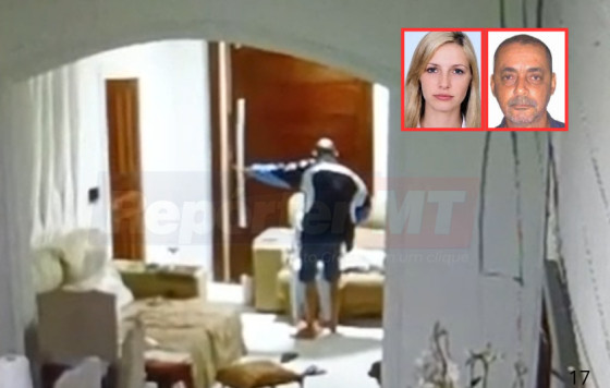 Vídeo registra Ricardo agredindo Noeli enquanto ela permanece sentada em um sofá.