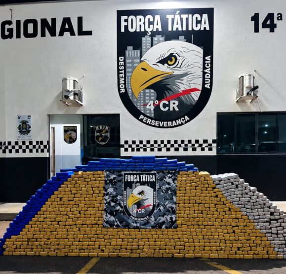 Policiais localizaram 1.190 tabletes da droga durante buscas em uma residência no bairro Jardim Maria Vetorasso.
