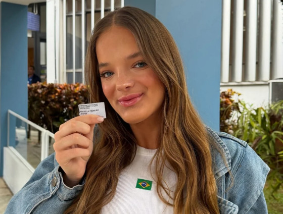 Rafaella afirmou que nunca declarou publicamente seu posicionamento político e criticou os ataques pessoais que recebeu.