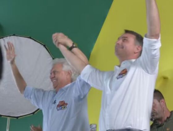Ronaldo Caiado declara apoio ao candidato à Presidência da República Flávio Bolsonaro, em Goiás