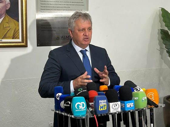 O documento identifica Dilmar como candidato beneficiário do material, mas não estabelece quem realizou o derrame.