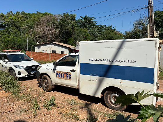 Mulher foi encontrada morta dentro de uma casa no bairro Despraiado, em Cuiabá