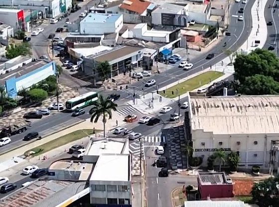 Motoristas devem acessar a Rua J, ao lado da Polícia Federal, e seguir pelas vias do entorno para retornar à avenida.