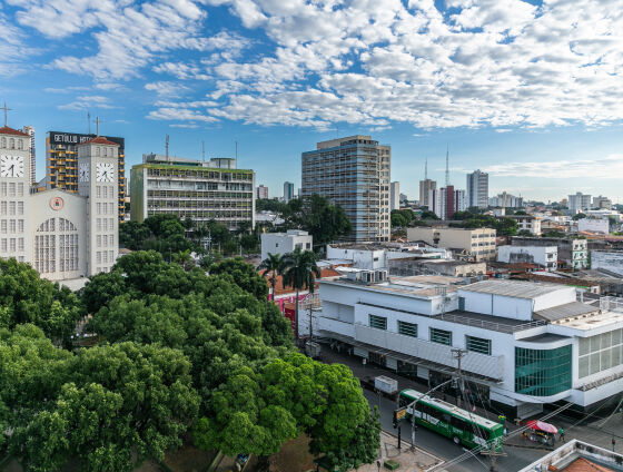 No Governo de Mato Grosso e na Prefeitura de Cuiabá, o expediente administrativo será suspenso na segunda e retomado normalmente na terça-feira (13).