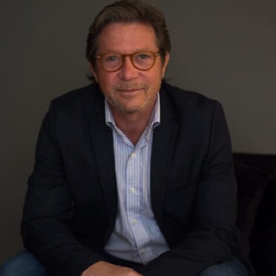 Alex Pipkin é Doutor em Administração - Marketing pelo PPGA/UFRGS. Mestre em Administração - Marketing pelo PPGA/UFRGS Pós-graduado em Comércio Internacional pela FGV/RJ; em Marketing pela ESPM/SP; e em Gestão Empresarial pela PUC/RS. Bacharel em Com