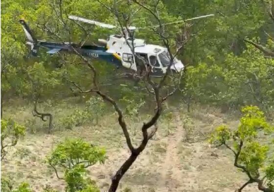 Queda de moto em região de difícil acesso mobiliza equipes de salvamento aéreo na Capital