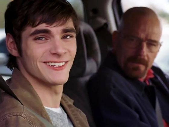 Conhecido pelo papel de Walt Jr. na série exibida entre 2008 e 2013, o ator participou de 56 episódios da produção.