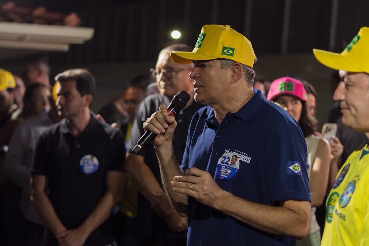 José Medeiros critica PT por fake news contra Flávio Bolsonaro em Cuiabá