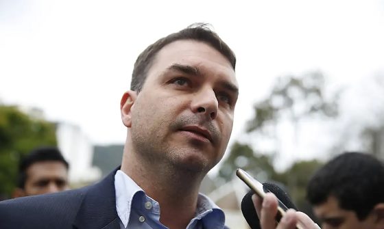 O senador Flávio Bolsonaro é candidato a presidente
