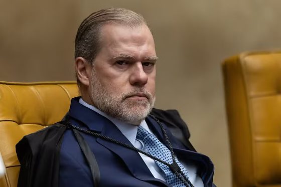 Ministro entendeu que a reclamação não era o instrumento adequado para contestar a forma de execução de decisão anterior do TSE.