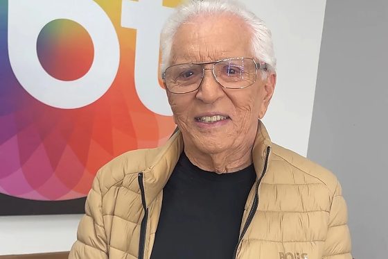 Humorista apresenta episódios de cansaço e fadiga há meses e permanece internado enquanto aguarda resultados de exames.