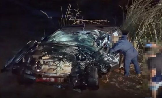 Acidente envolvendo trator agrícola, caminhonete Hilux e caminhão graneleiro deixou dois motoristas mortos na BR-158, em Água Boa