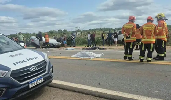 Acidente entre um Chevrolet Prisma e uma Chevrolet Trailblazer deixou quatro pessoas da mesma família mortas na BR-364, em Diamantino