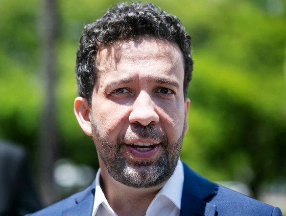 Episódio ocorreu após debate promovido pela Rede Bandeirantes; atendimento está sob responsabilidade da cardiologista Ludhmila Hajjar.