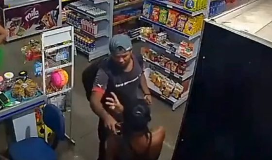 A arma usada no crime foi encontrada pela PM e Marcelo foi preso após fugir.