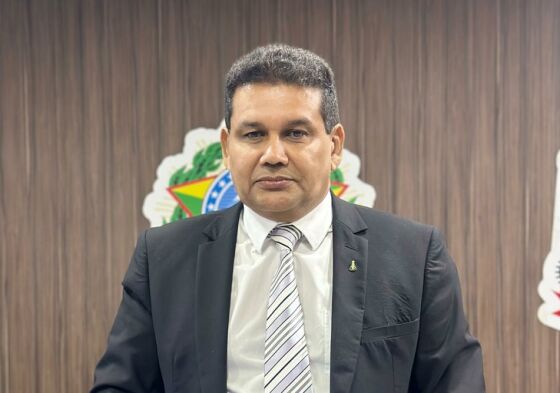 Wanderley Cerqueira (MDB), presidente da Câmara Municipal de Várzea Grande, é um dos alvos da Operação Cathedra Venalis, que investiga um suposto esquema de corrupção