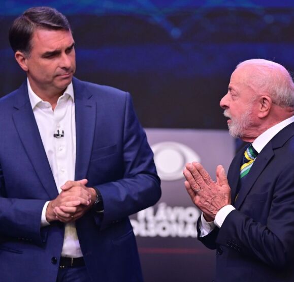 Flávio Bolsonaro e Lula chegam à véspera da votação em empate técnico na pesquisa Gerp.