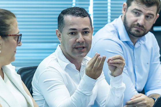 secretário municipal de Administração, Luciano Rodrigues.