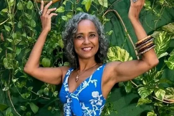Artista está internada no Hospital Santa Maria, em Portugal, e prometeu atualizar os fãs sobre sua recuperação.
