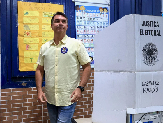 Documento cita milhares de eleitores afetados por mudanças de locais de votação em Curitiba e Guaratuba e dificuldades de acesso em Itapevi.