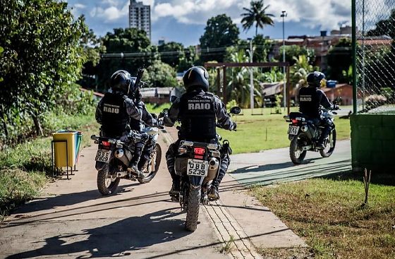 Policiais militares flagraram o roubo nas proximidades de um shopping, interceptaram o suspeito na UFMT e recuperaram o aparelho.