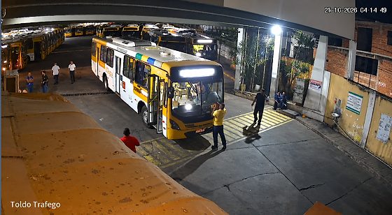 Prefeitura atribui atrasos à retirada de propaganda eleitoral.
